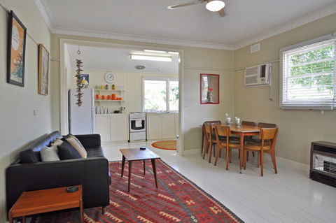 SEA Whispers Inlet Side - Sunshine Coast Tourism 3