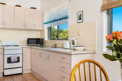 5 / 49 Childe Street Hideaway At Belongil - Sunshine Coast Tourism 3