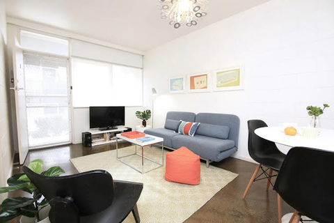Apartment2c Lennox 1 - Holiday Sunshine Coast 0