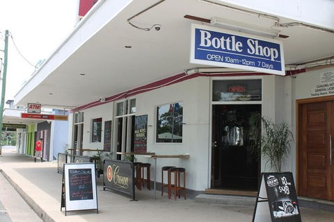 Carlon's Hotel - Sunshine Coast Tourism 1
