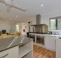 Airwalk Lodge Hostel - Sunshine Coast Tourism