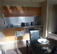 Flinders Lane Holiday Apartments - Sunshine Coast Tourism