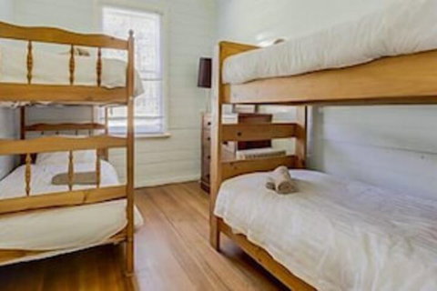 Lake Leake Inn - Sunshine Coast Tourism 3