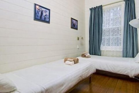 Lake Leake Inn - Sunshine Coast Tourism 5