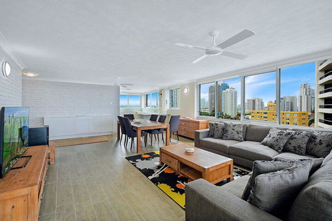 Amira Apartments - Holiday Sunshine Coast 6