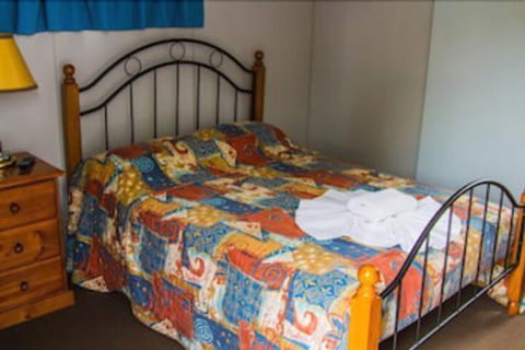 Coal 'n' Cattle Hotel Motel - Moura - Holiday Sunshine Coast 0