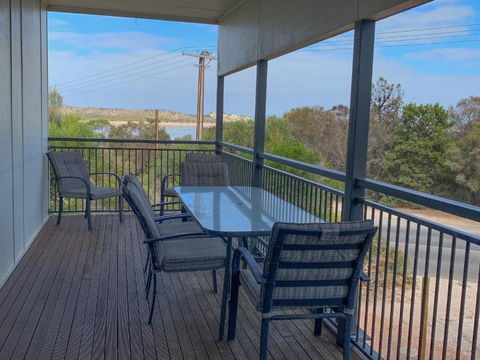 Longbeach House - Sunshine Coast Tourism 2