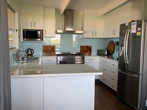 Longbeach House - Sunshine Coast Tourism 1