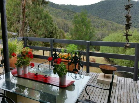 Alps Lodge - Sunshine Coast Tourism 6
