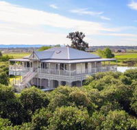 Cornwallis House - Holiday Sunshine Coast