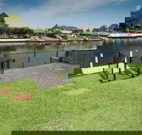 Lake House on Elouera