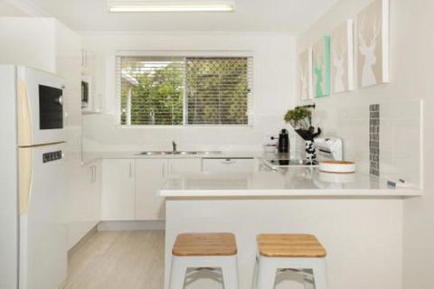 Unit 1 / 14 Tamarindus Street Marcoola Beach Pet Friendly 300 BOND Linen Supplied - Sunshine Coast Tourism 7