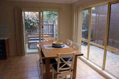 Annies Place - Holiday Sunshine Coast 1