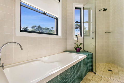 A SWEET ESCAPE Above Byron - Holiday Sunshine Coast 4
