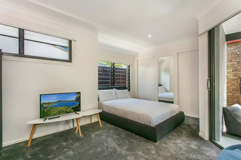 A SWEET ESCAPE At The Beach - Holiday Sunshine Coast 6