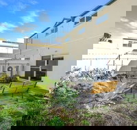 The Leafy Dragon - Holiday Sunshine Coast