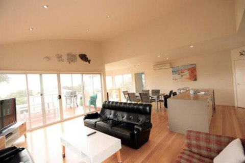 Seaside Pleasure - Holiday Sunshine Coast 4