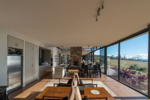 Dragonfly Lodge - Sunshine Coast Tourism 0