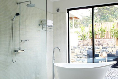 Dragonfly Lodge - Sunshine Coast Tourism 7