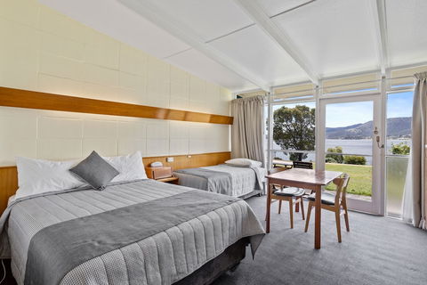 Riverfront Motel & Villas - Sunshine Coast Tourism 4
