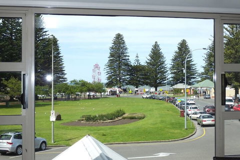 Hotel Victor - Holiday Sunshine Coast 6