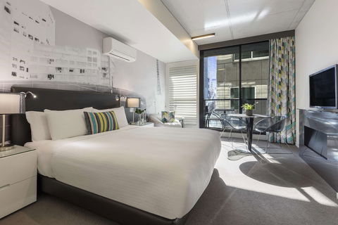 Oaks Melbourne On William Suites - Sunshine Coast Tourism 5