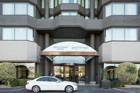 Pullman Melbourne Albert Park - Holiday Sunshine Coast 3