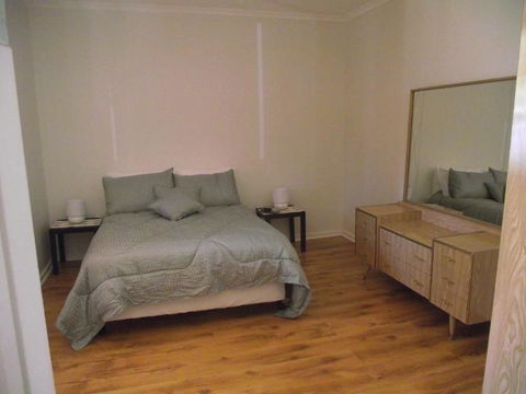 Aly's Cottage - Holiday Sunshine Coast 3