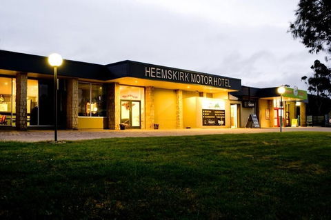 Heemskirk Motor Hotel - Sunshine Coast Tourism 1