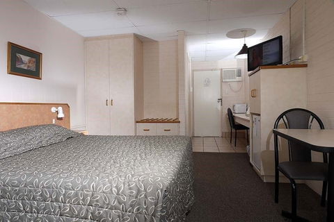 Peppercorn Motel - Sunshine Coast Tourism 5