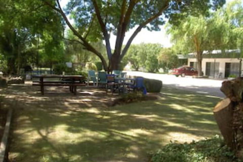 Yea Motel - Sunshine Coast Tourism 5