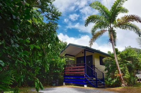 Thornton Beach Bungalows - Sunshine Coast Tourism 0