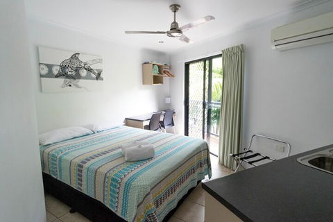Airlie Beach Motor Lodge - Holiday Sunshine Coast 7