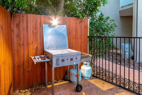 Noosa Sun Motel - Sunshine Coast Tourism 4