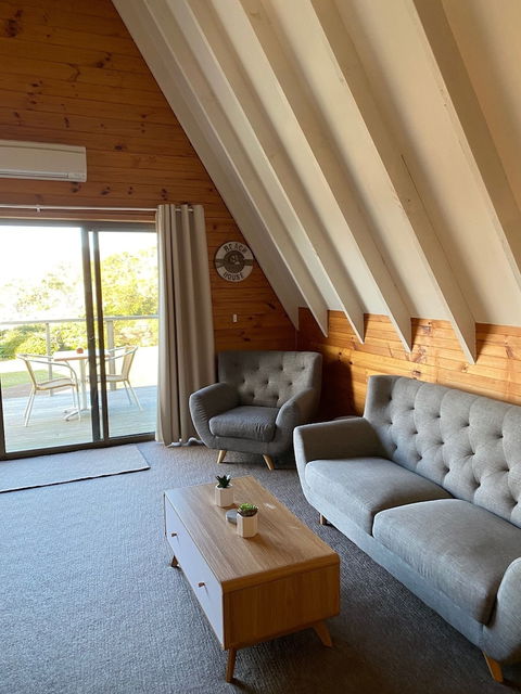 Bicheno By The Bay - Sunshine Coast Tourism 3