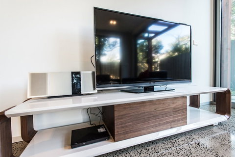 The Waverley International Hotel - Holiday Sunshine Coast 6