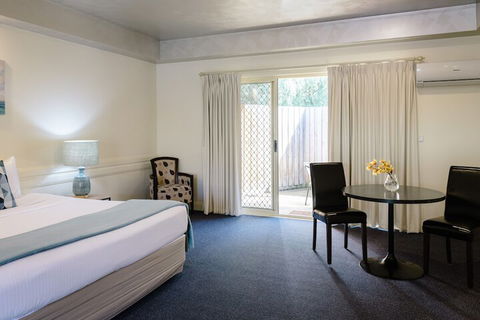 Fairways Resort - Sunshine Coast Tourism 3