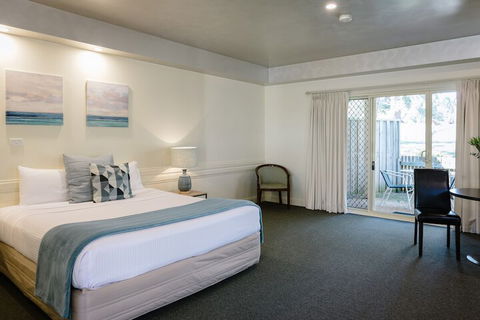 Fairways Resort - Sunshine Coast Tourism 2