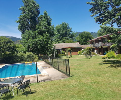 Bogong View Motor Inn - Sunshine Coast Tourism 2