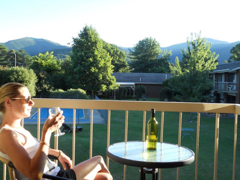 Bogong View Motor Inn - Sunshine Coast Tourism 6