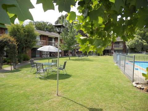 Bogong View Motor Inn - Sunshine Coast Tourism 4