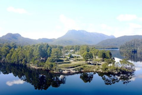 Tullah Lakeside Lodge - Holiday Sunshine Coast 0