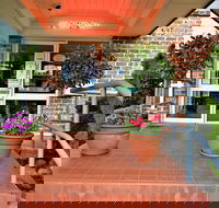 Grand Country Lodge Motel - Holiday Sunshine Coast