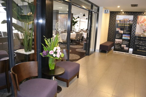 Mid City Warrnambool - Holiday Sunshine Coast 1