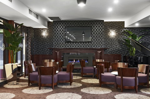 Mid City Warrnambool - Holiday Sunshine Coast 2