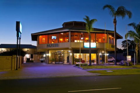 Admiral Motel Bunbury - Holiday Sunshine Coast 0