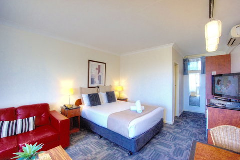 Sandridge Motel - Sunshine Coast Tourism 2