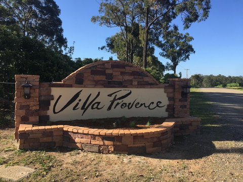 Villa Provence - Holiday Sunshine Coast 1