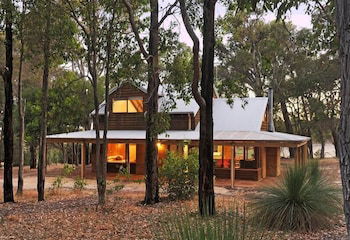 Woodstone Cottages - Holiday Sunshine Coast 2