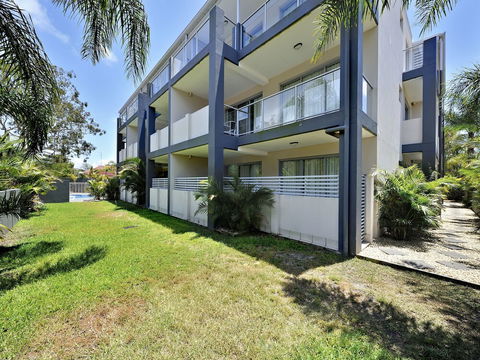 Shoal Bay Beachclub Apartments - Sunshine Coast Tourism 4